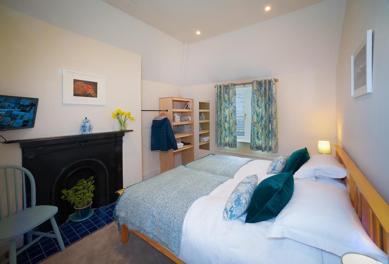 The Blue Bell Hotel Midhurst Ruang foto