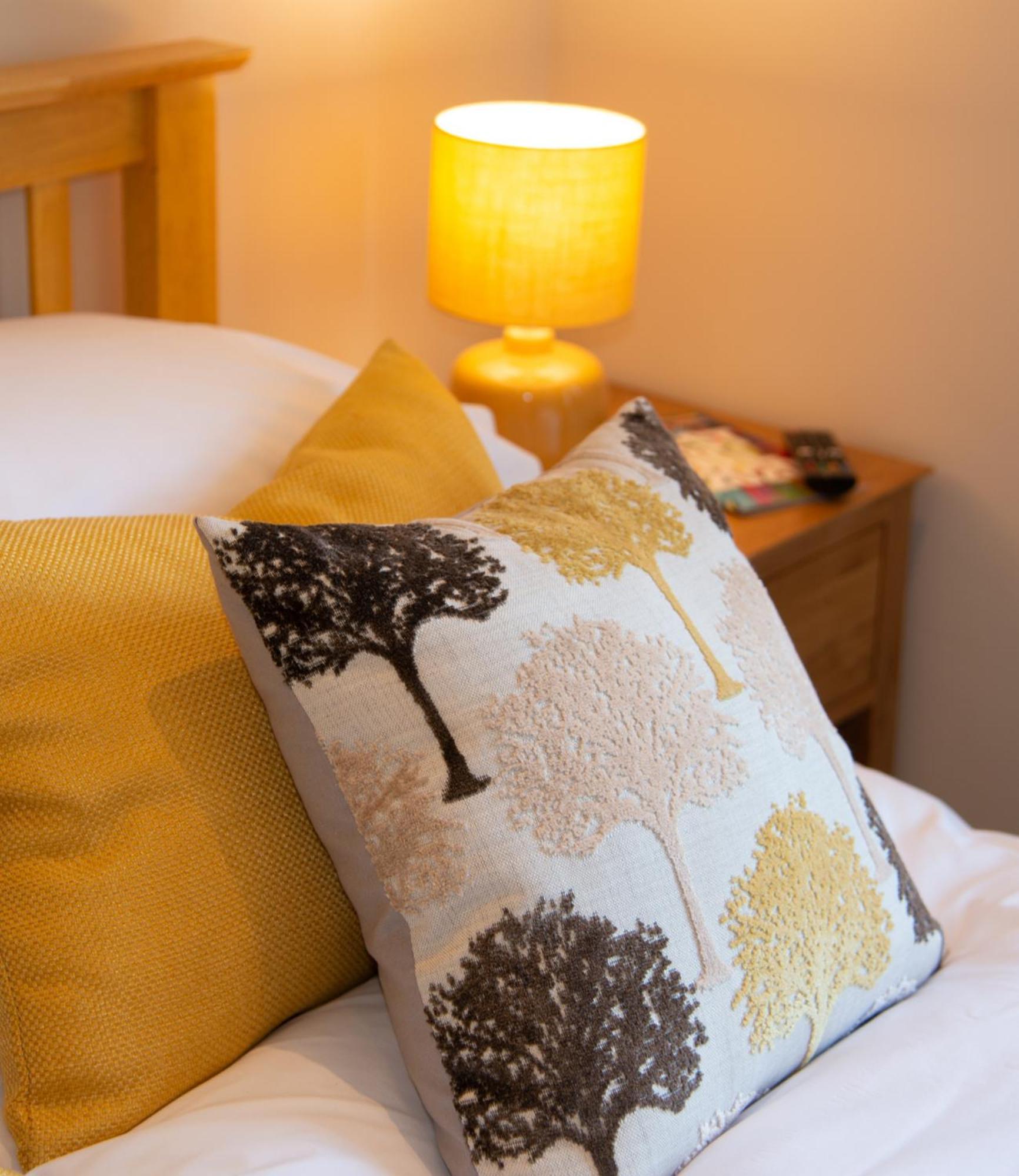 The Blue Bell Hotel Midhurst Ruang foto